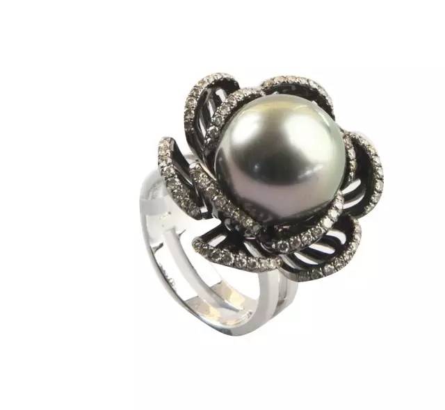 蓝色大海美人鱼珍珠,蓝色大海里面的珍珠