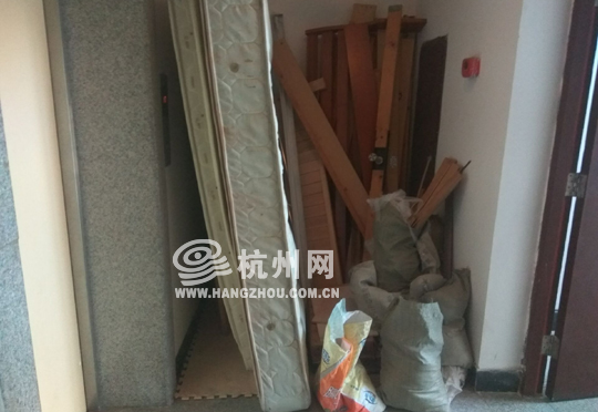 杭州雅仕苑一装修工在装空调时坠楼身亡