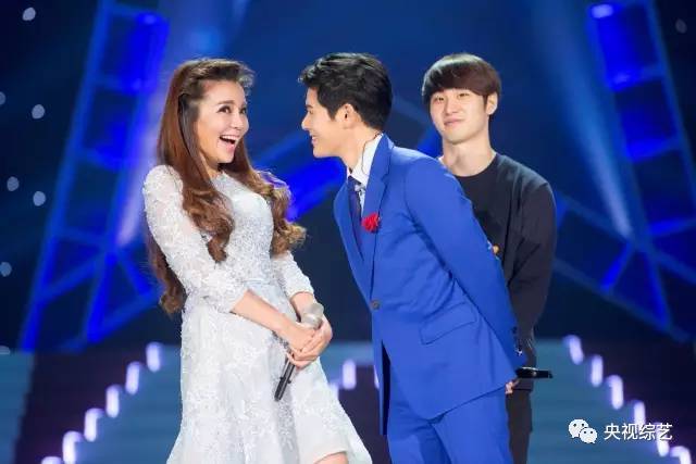 朱迅一个月工资多少,采访朱迅的视频