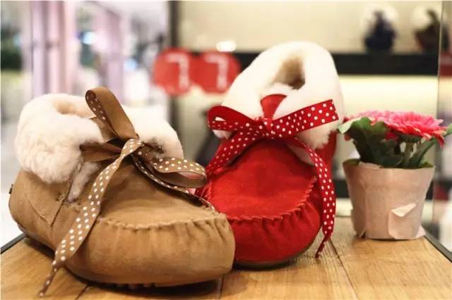 听说草木绿是2017年度代表色！我只想穿上美美的圣诞色，不小心领先时髦一整年！