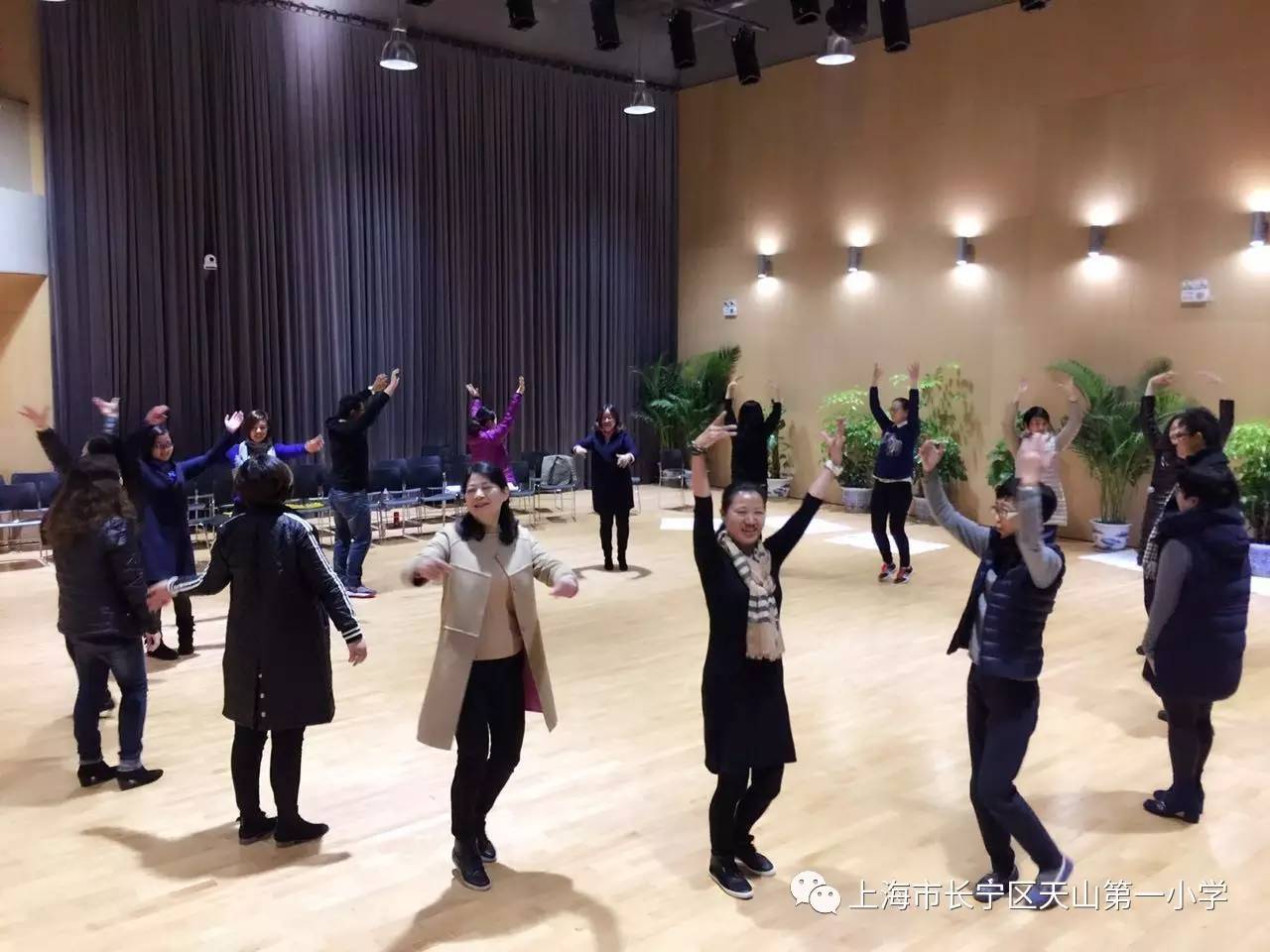 班主任工作室成长规划交流稿,班主任工作理念短句