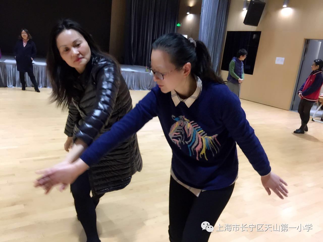 班主任工作室成长规划交流稿,班主任工作理念短句