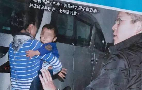 郭晶晶霍启刚逛超市视频,霍启刚郭晶晶逛街买菜