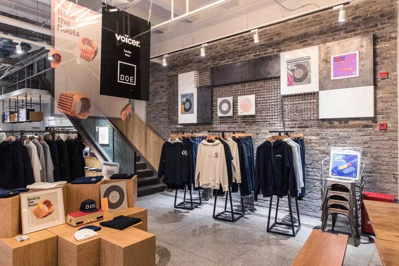 图集|我们带着这些“黑胶唱片”和几百个好看的人,一起入侵了DOE