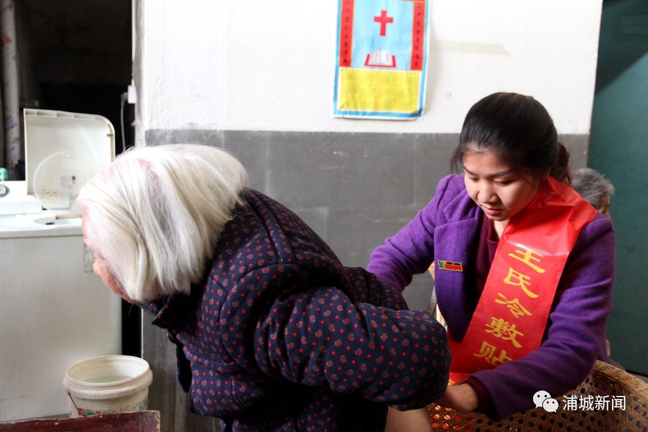 一群的志愿者都干什么,一群关爱老人的志愿者