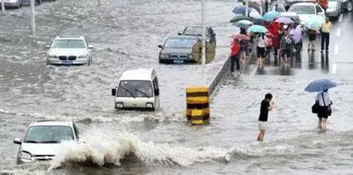 买新车要必备哪些有用配置,买新车要给车上买哪些必备品