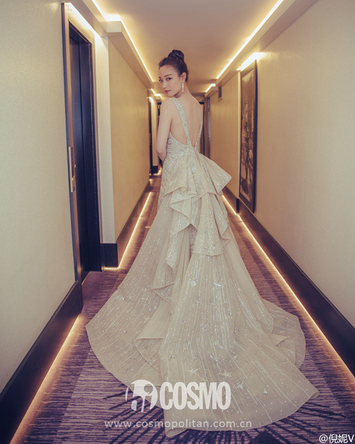 倪妮街景拍照姿势,倪妮最火拍照姿势