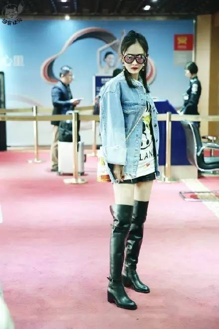 过膝靴杨幂,杨幂穿黑色过膝长靴街拍