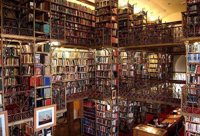 霍格沃茨的建筑,霍格沃茨魔法学校建筑是什么风格