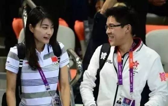 郭晶晶霍启刚逛超市视频,霍启刚郭晶晶逛街买菜