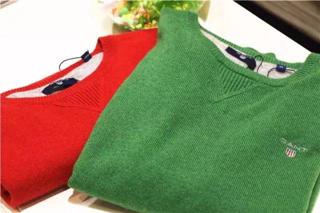 听说草木绿是2017年度代表色！我只想穿上美美的圣诞色，不小心领先时髦一整年！