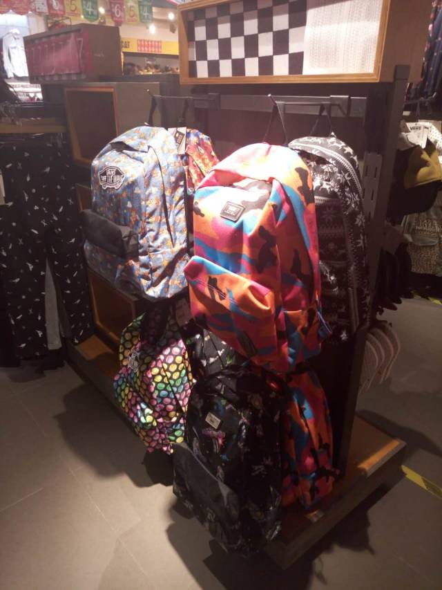 4折？5折？6折？一年一度的友谊通宵店庆又来啦，真的有必要去挤吗？