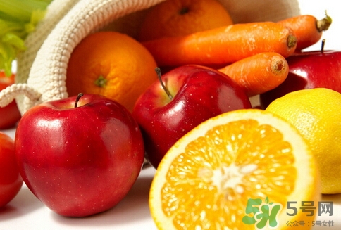 嘴唇干裂多吃哪些水果,嘴唇干裂吃啥水果好