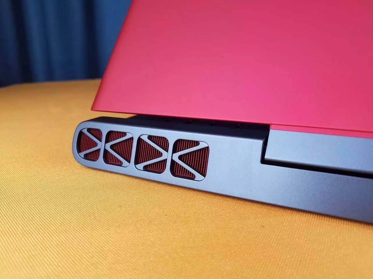 聊一款性价比不错的大屏游戏本,堪比外星人的游戏本