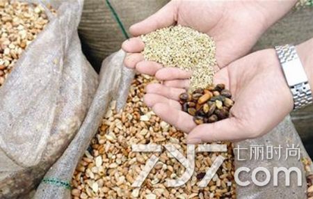 花生发霉还可以煮着吃吗,花生霉斑