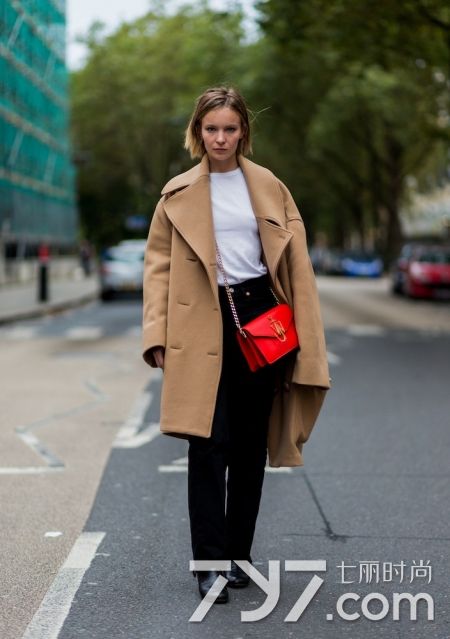 J.W.ANDERSON包人手必备的经典包包