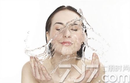 曼秀雷敦啫喱怎么用,曼秀雷敦润唇膏使用方法