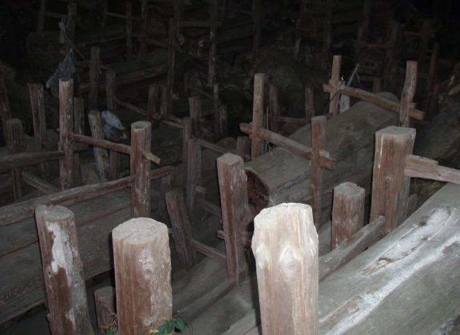 秦藏：在我家老屋下，密密麻麻放了数百口棺材