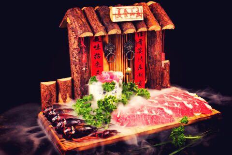 从人气王再到成都金牌火锅称号！凤望龙门实至名归！