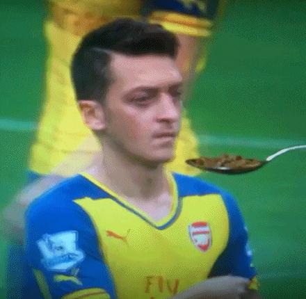 搞笑足球苏亚雷斯,美洲杯苏亚雷斯搞笑集锦