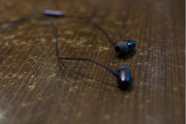 百元佩戴舒适头戴耳机,百元耳机戴着最舒服