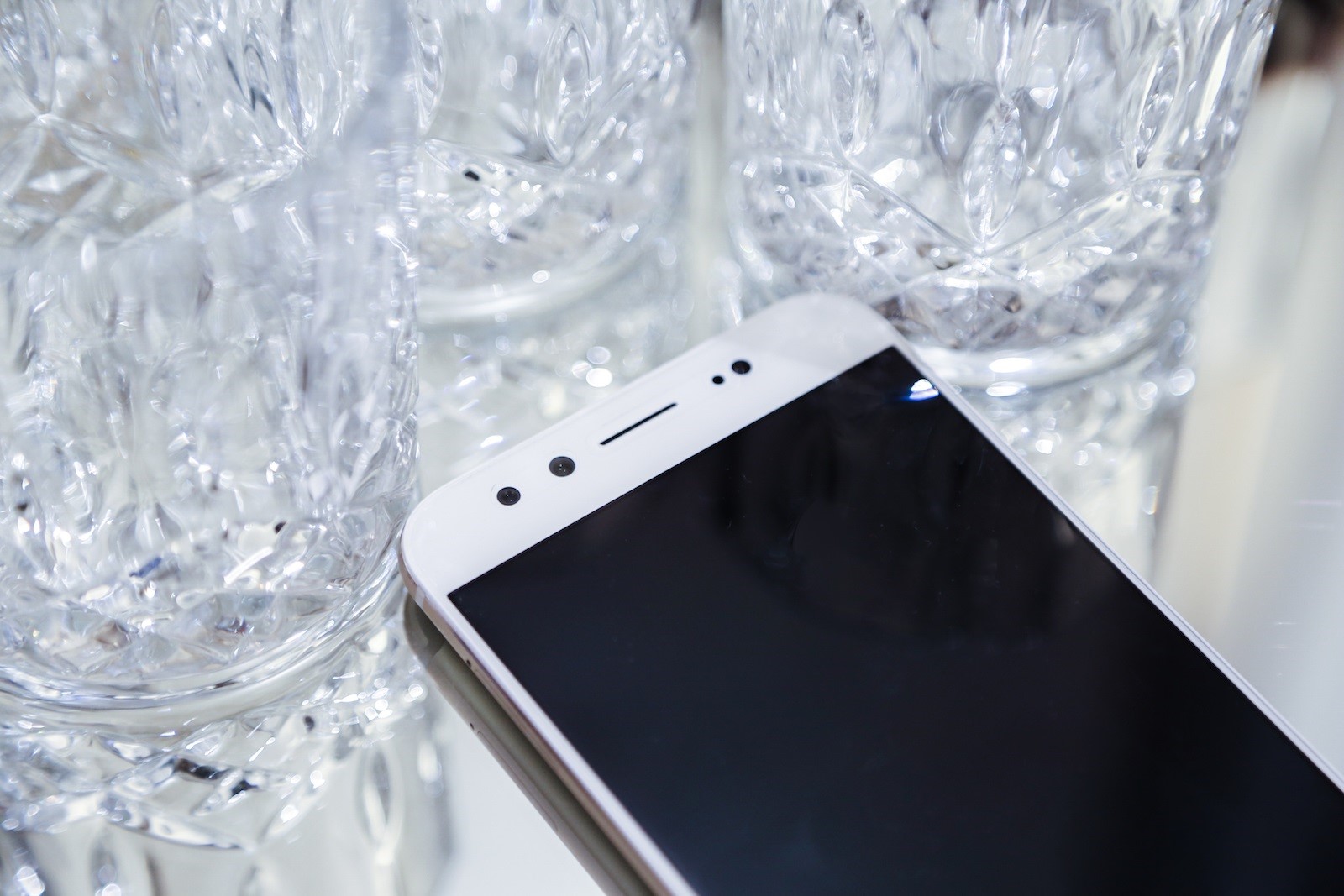 前置柔光双摄“怪兽级”--vivoX9上手体验