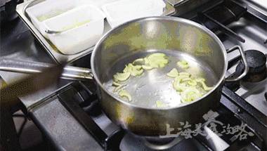 带上你的Dior、YSL到这家高逼格西餐厅，按口红数吃牛排！