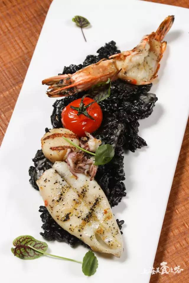 带上你的Dior、YSL到这家高逼格西餐厅，按口红数吃牛排！