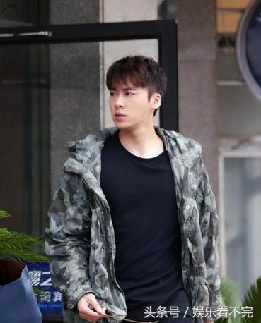 李易峰最新照片公布,李易峰最近近照