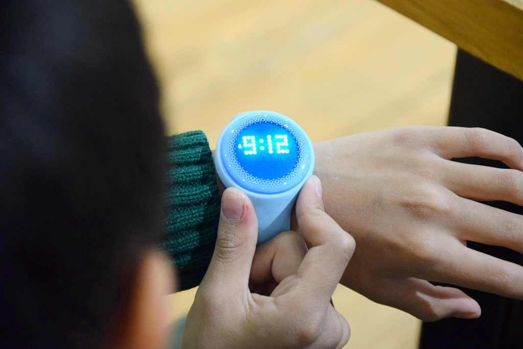 颜值犹在，功能重新布局换来的贴心关怀-米兔儿童手表Q深评