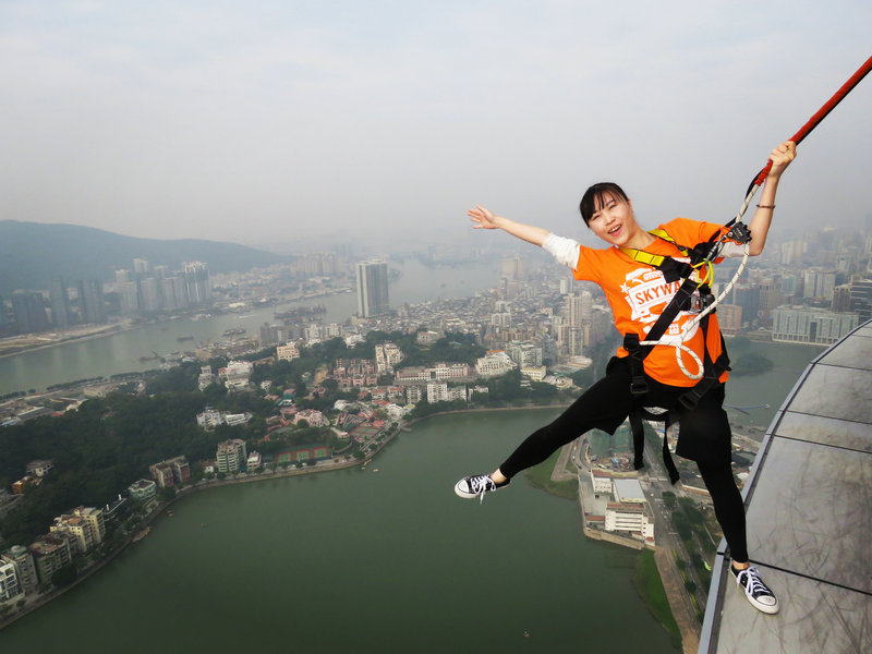 澳门旅游塔蹦极吃东西 (澳门旅游塔笨猪跳)