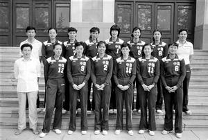 致敬！“五连冠”功臣因病早逝，骨灰竟有五枚钢钉，原因令人落泪