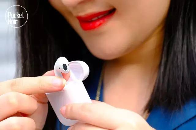 AirPods:头都快甩掉了,还是甩不掉它