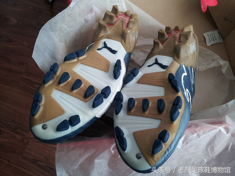 足球鞋历史第一战靴,历史最好碎钉足球鞋