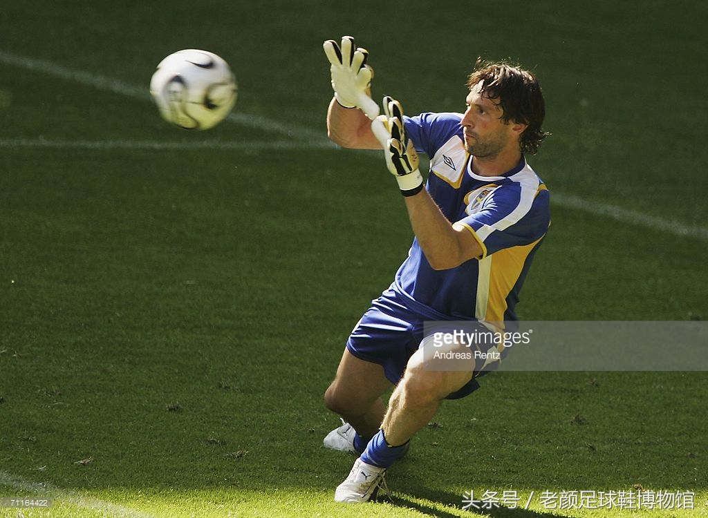 足球鞋历史第一战靴,历史最好碎钉足球鞋