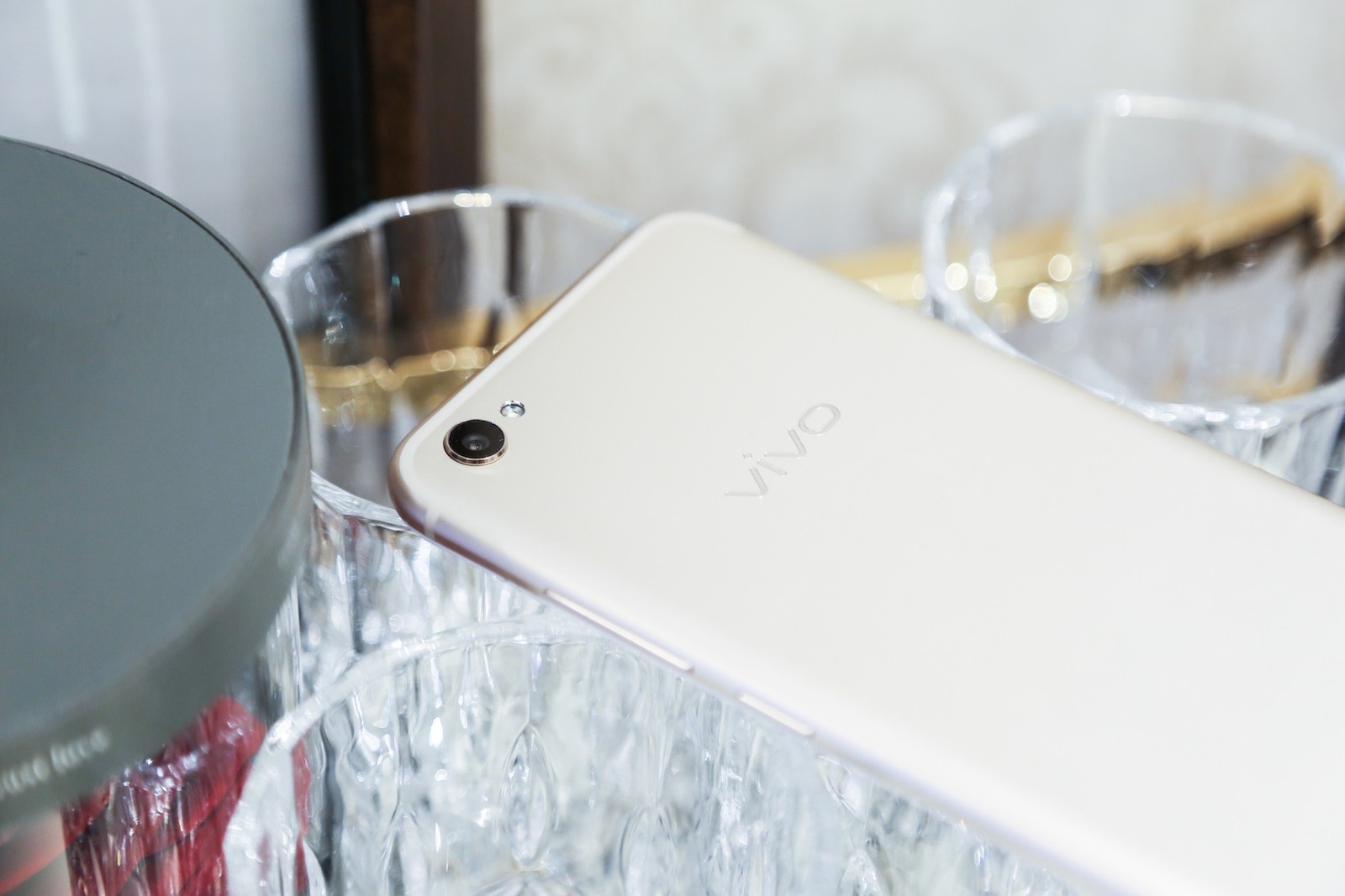 前置柔光双摄“怪兽级”--vivoX9上手体验