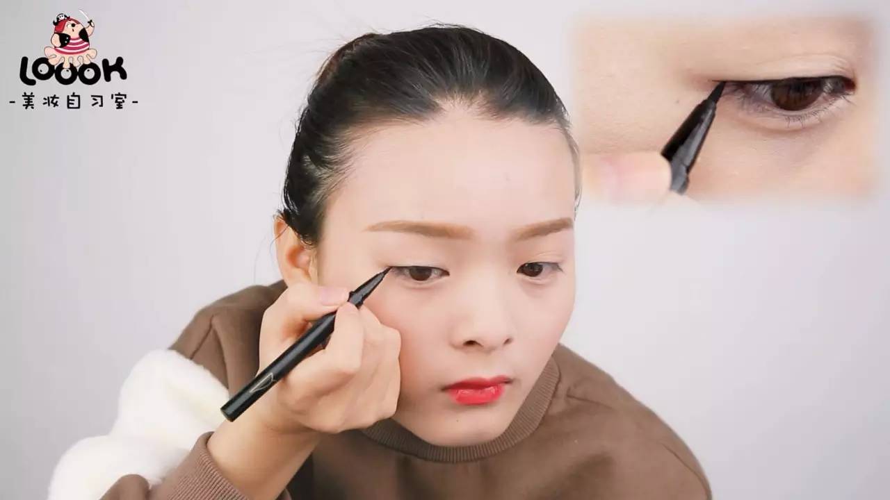 眼线晕妆怎么办教你一招,什么眼线不容易晕妆