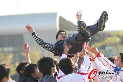 目标冲超最终降乙,百年俱乐部目标遭重创,早集结力图东山再起