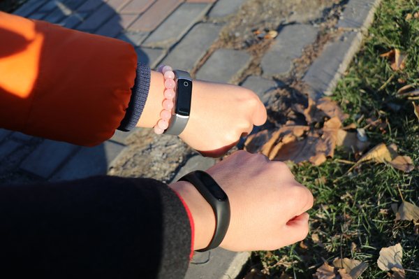 乐心手环zivaplus区别,乐心小米华为手环横评