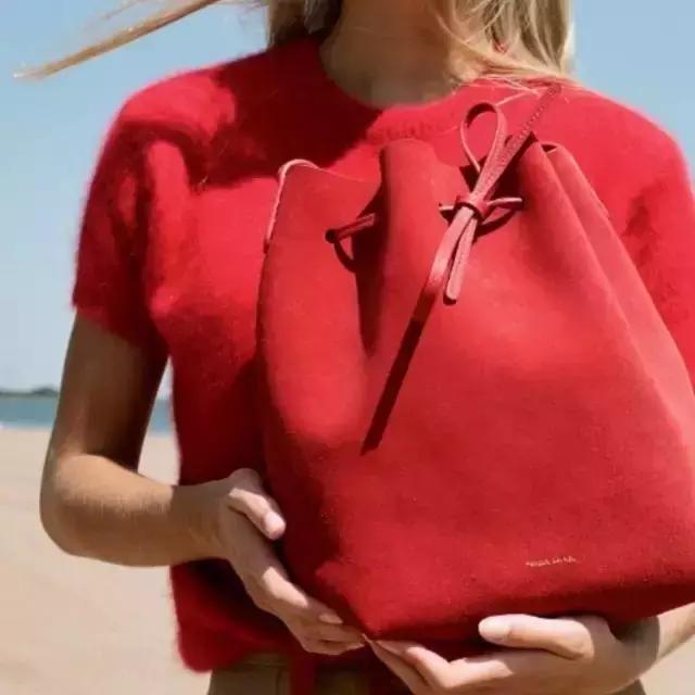 包治百病,我与时髦girl之间只差一枚“麂皮”包了!