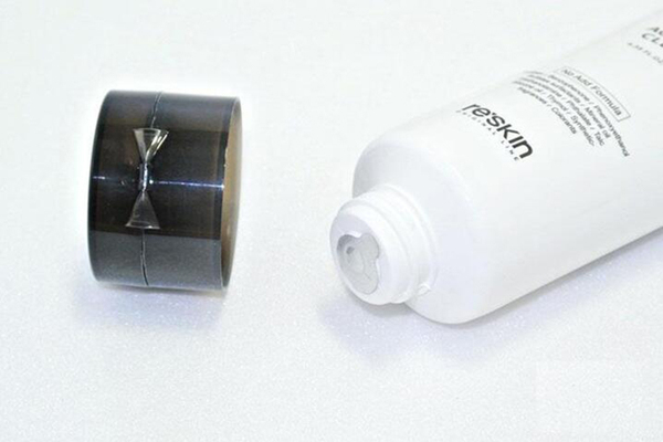 右脸颊长痘的原因及调理方法_治疗痘痘很简单