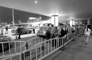 新疆到西安旅游路线推荐一下 (兰州至新疆旅游路线攻略图)