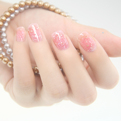 女人涂甲油,女生涂大红色脚甲油