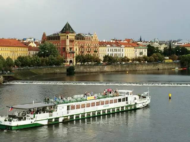 布拉格广场hello,hello说唱布拉格