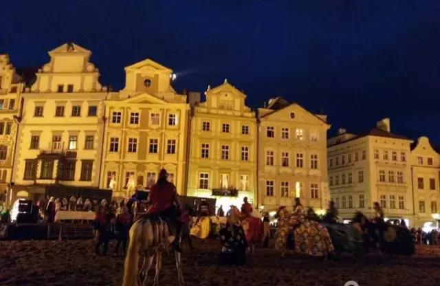 布拉格广场hello,hello说唱布拉格