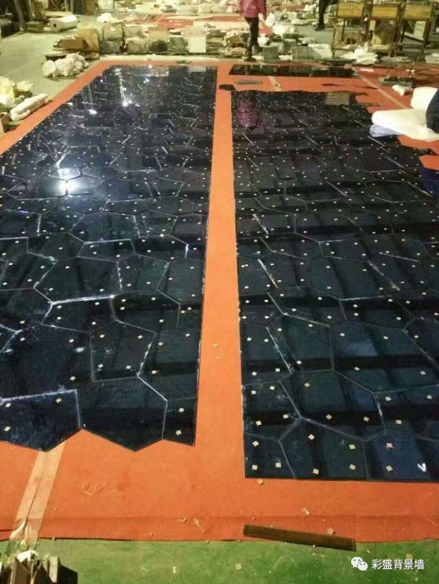 为什么聪明人才能赚大钱,玻璃背景墙有什么弊端