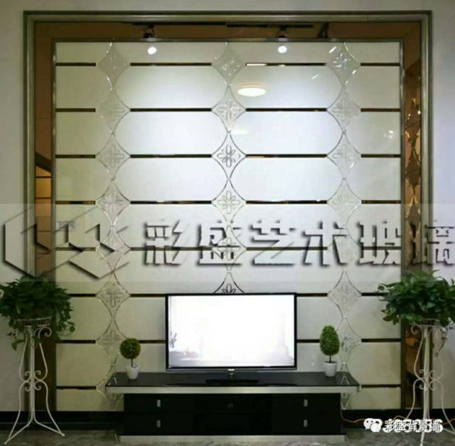 为什么聪明人才能赚大钱,玻璃背景墙有什么弊端