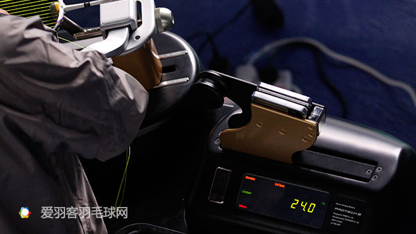 羽*总联**决赛现场爆料,山口茜羽毛球拍竟只有26磅