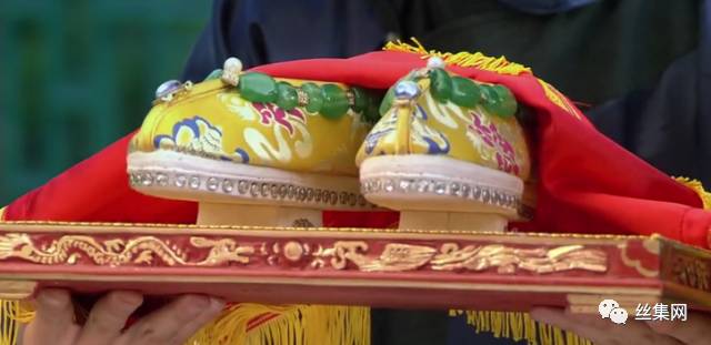 丝绸绣花鞋中高跟女鞋,公主的绣花鞋