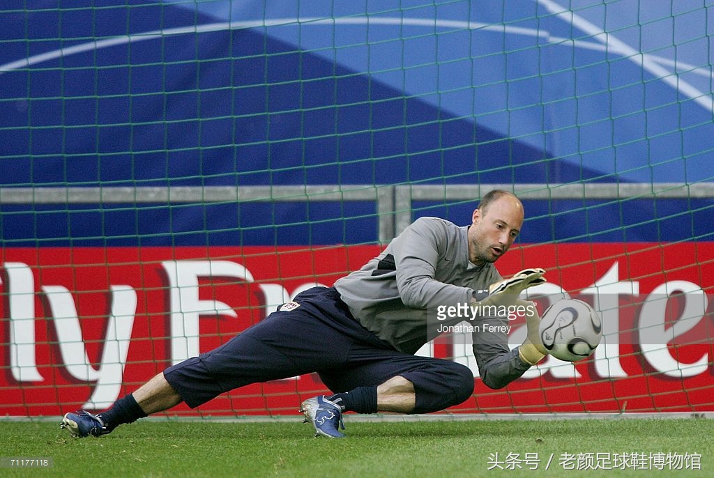 足球鞋历史第一战靴,历史最好碎钉足球鞋